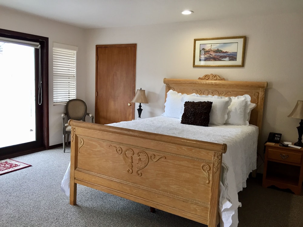 Basic Room, 1 Queen Bed photo 3