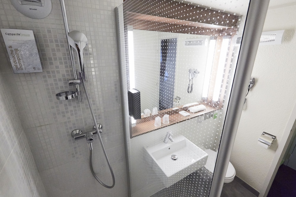 Standard Room, 2 Twin Beds - Photo 7