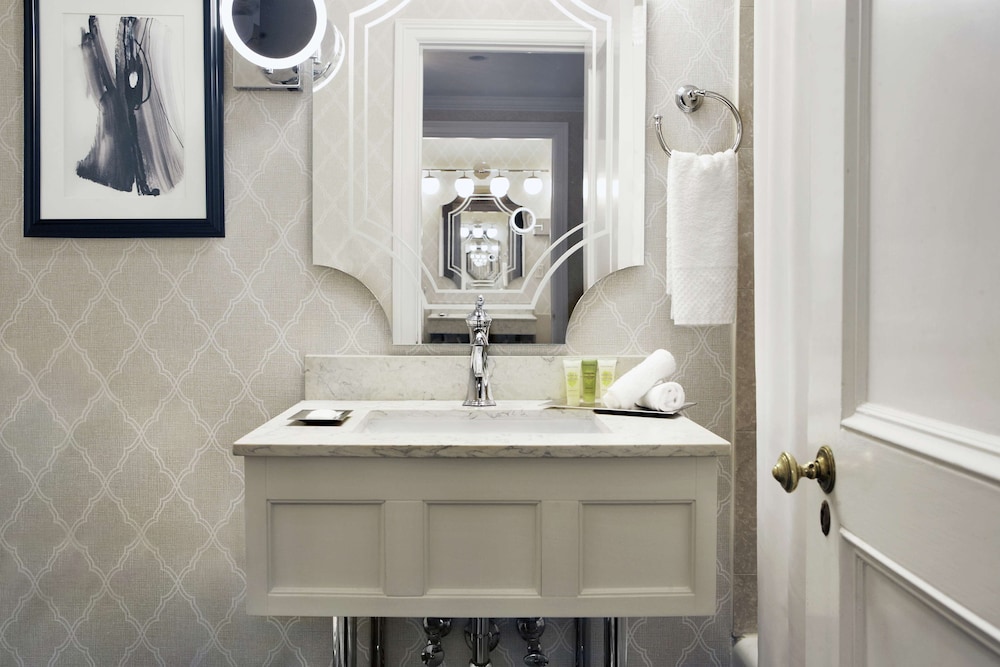 Suite, 1 Bedroom (Drake) - Photo 6
