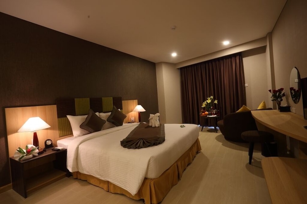 Deluxe King Ocean View photo 2