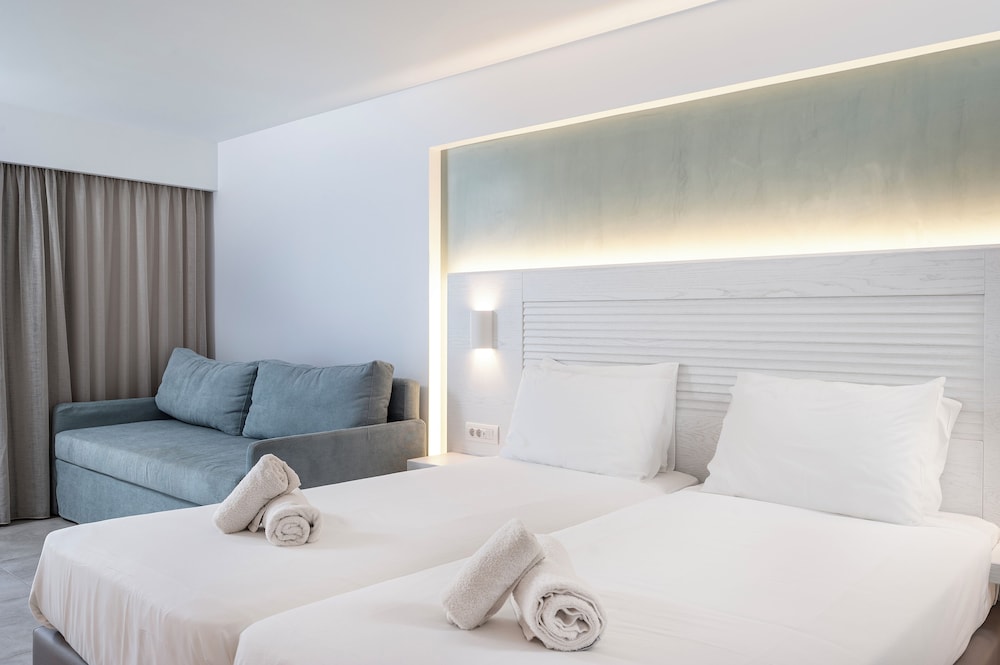 Deluxe Comfort Room with Garden View photo 3