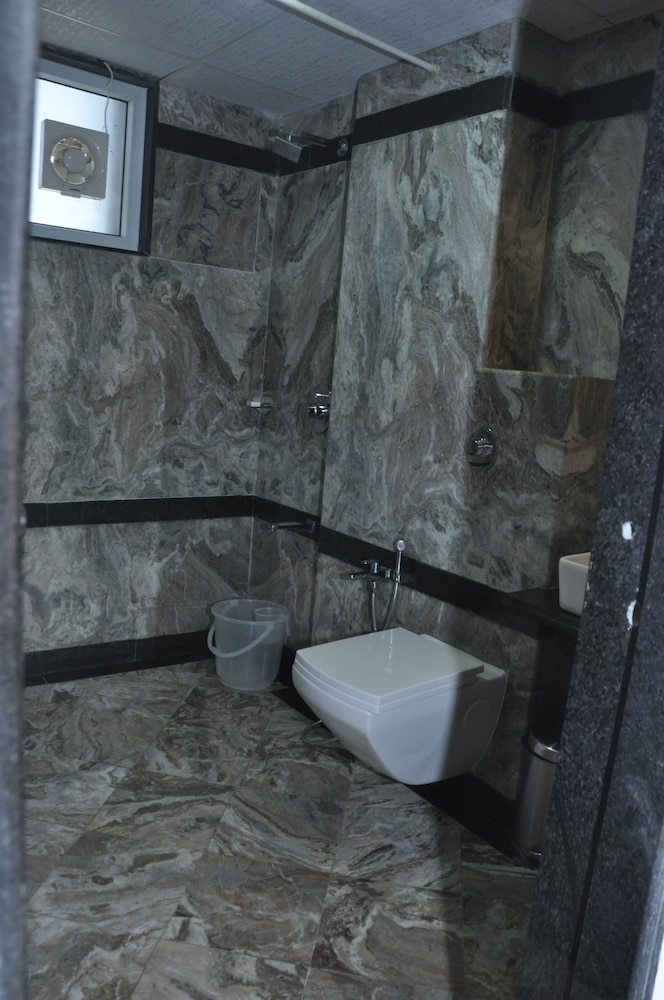 Deluxe Room - Photo 3