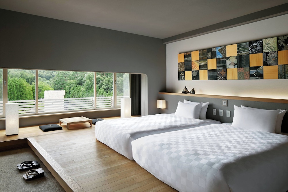 Signature Suite, 2 Twin Beds - Photo 3