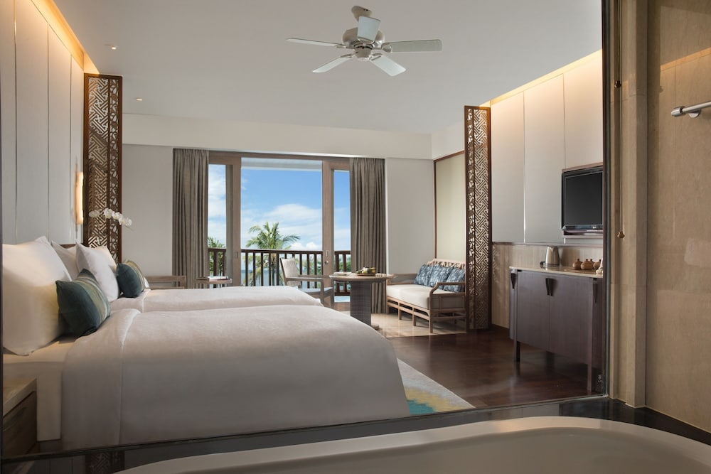 Deluxe Ocean Front Twin - Photo 3