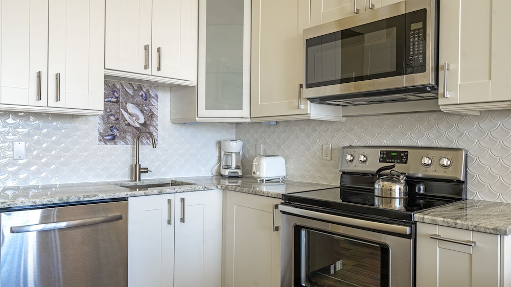1 Bedroom w/Terrace Upper photo 3