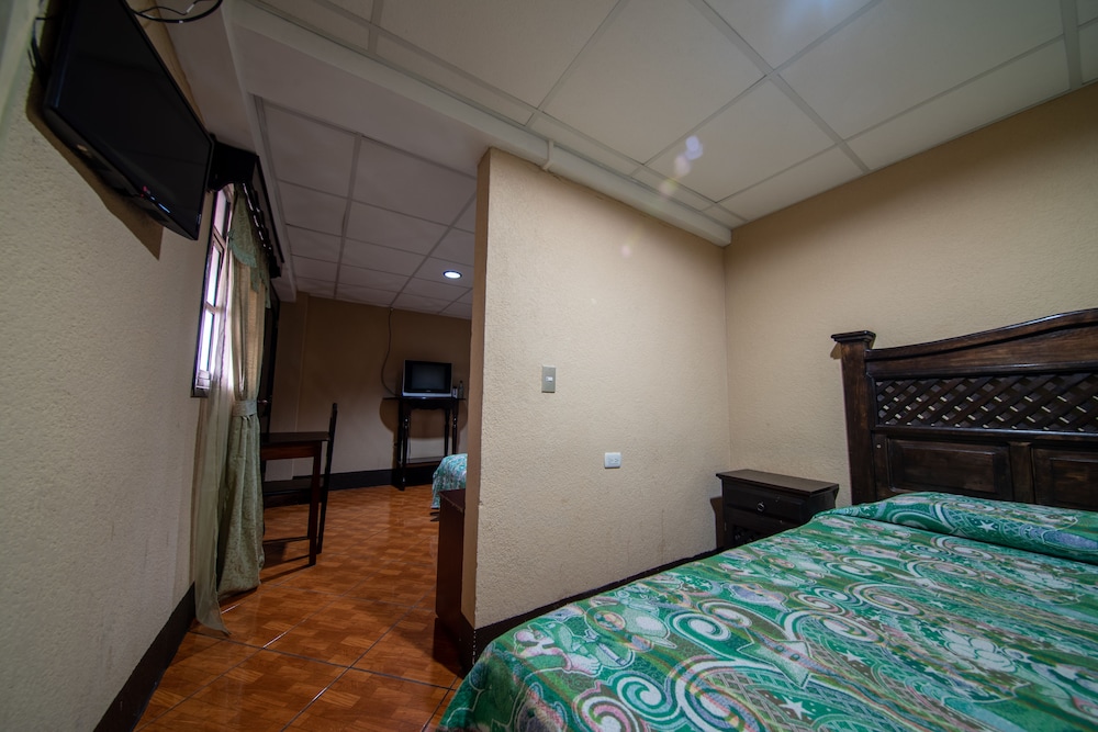 Deluxe Room, 2 Double Beds photo 3