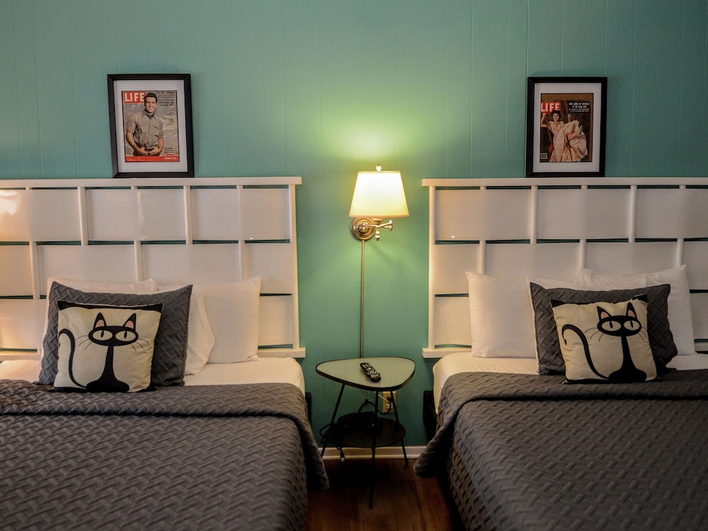 Deluxe Quadruple Room, Ensuite (Deluxe Double Queen) photo 3