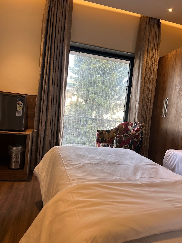 Deluxe Double Room, City View