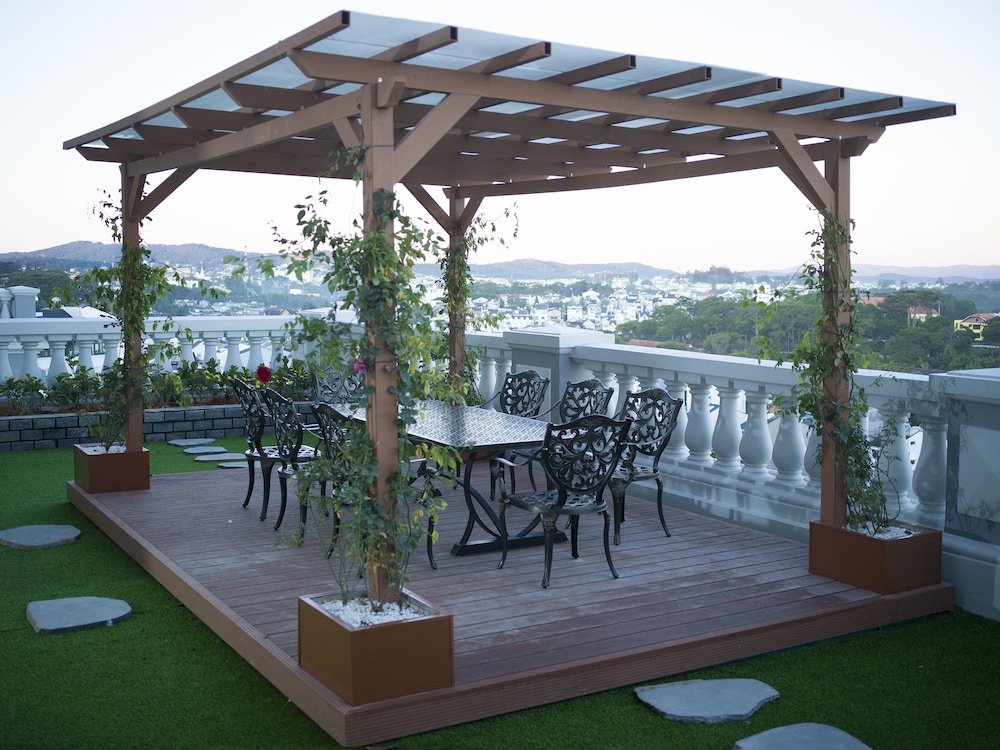 Grand Suite, Garden View - Photo 13