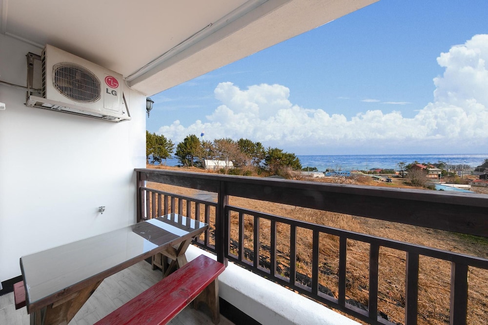 Basic Room, 1 Bedroom (Jasmine 202(Ocean View)) - Photo 5