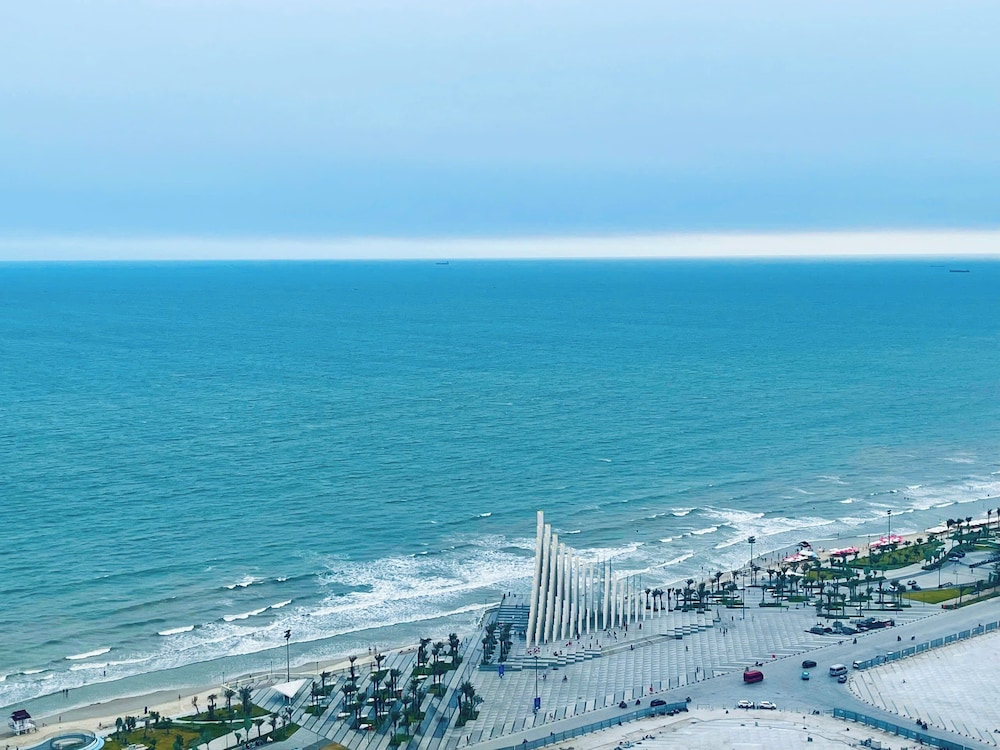 Apartment, 3 Bedrooms, Balcony, Beach View