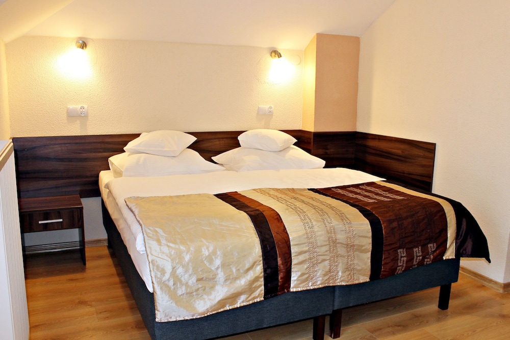 Standard Twin Room photo 1
