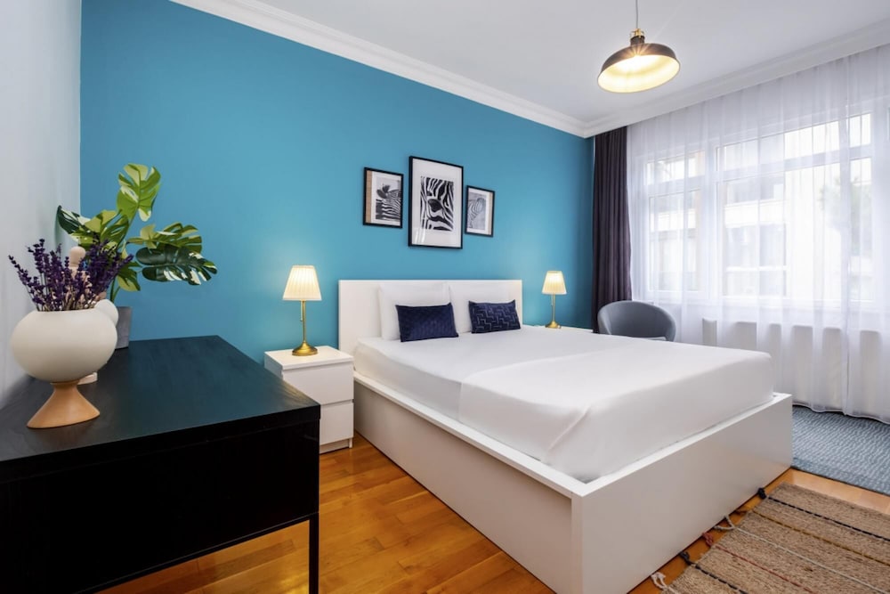 Apartment photo 1
