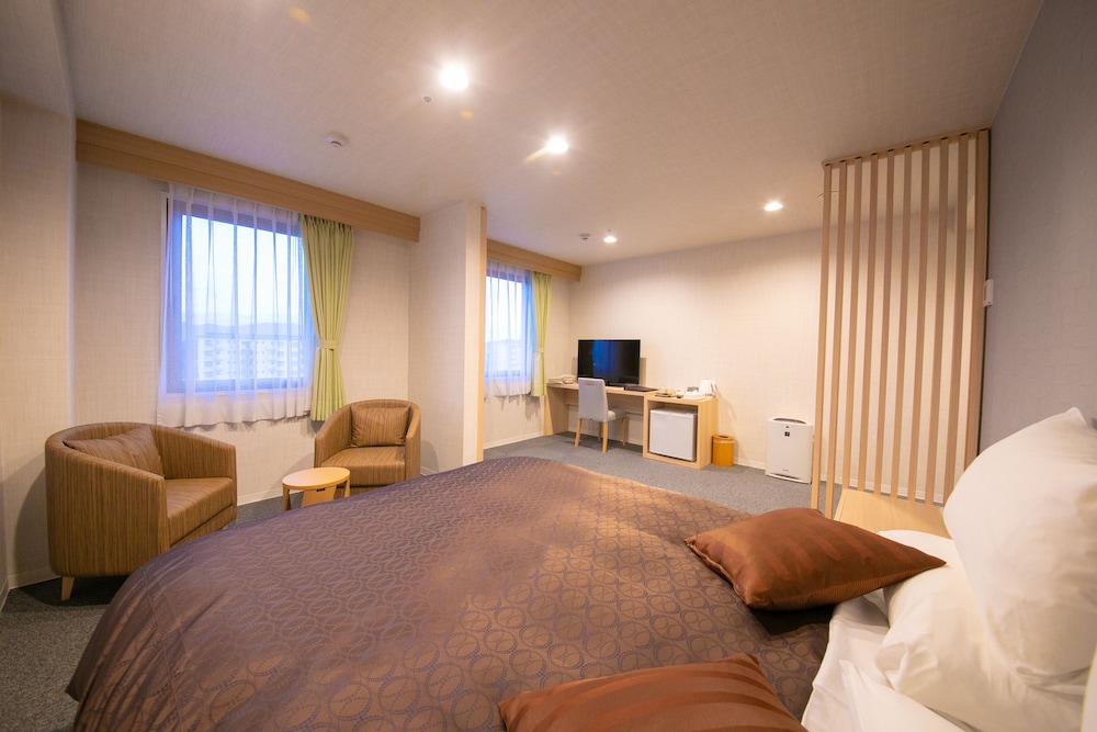 Deluxe Double Room, 1 Bedroom, Non Smoking, Refrigerator - Photo 1