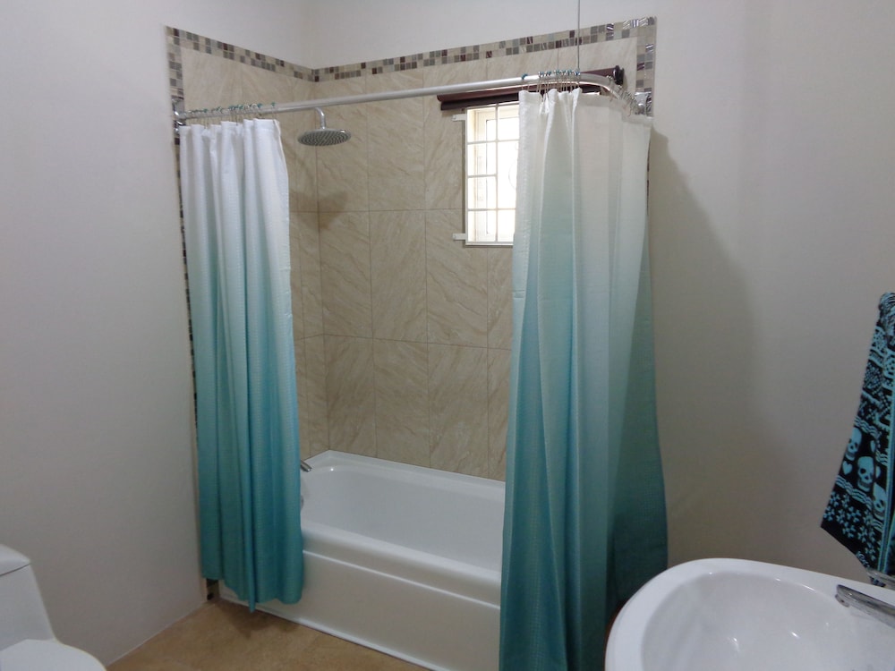Basic Room, 2 Queen Beds photo 2