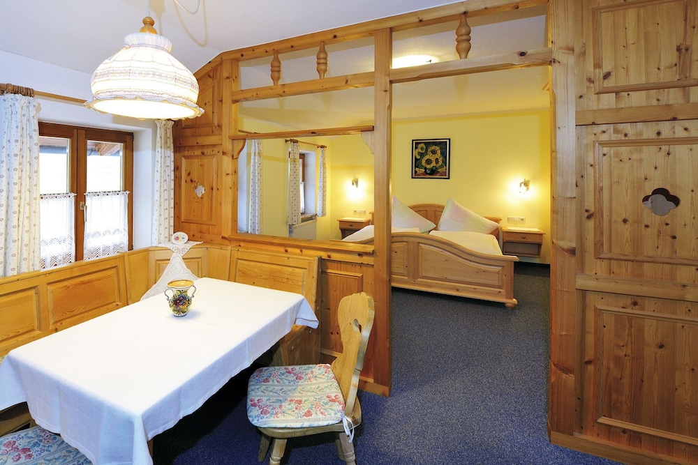 Double Room (2) photo 1