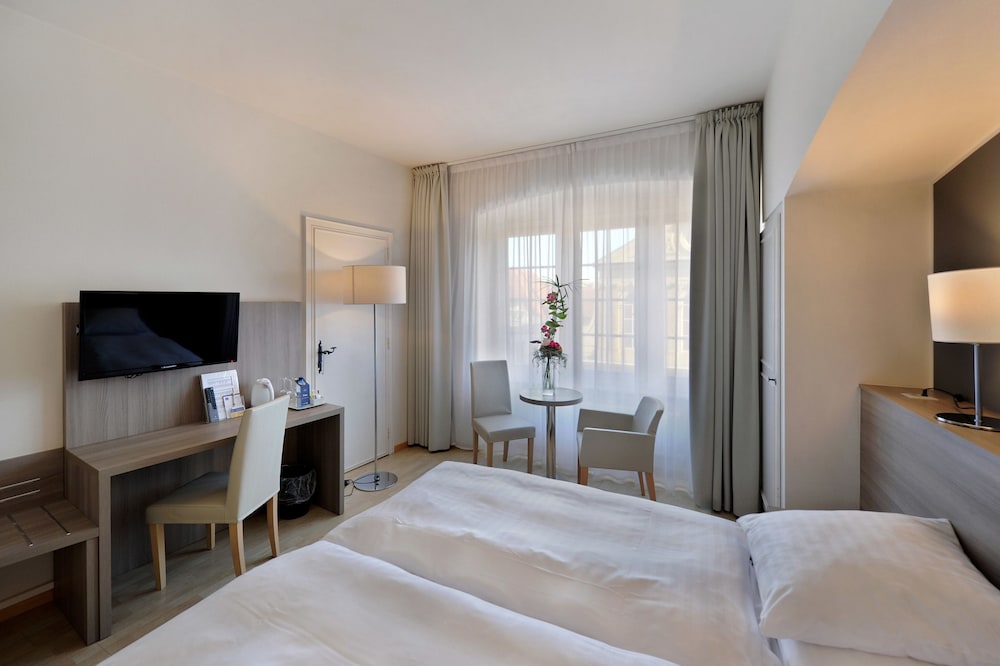 Standard Twin Room - Photo 3