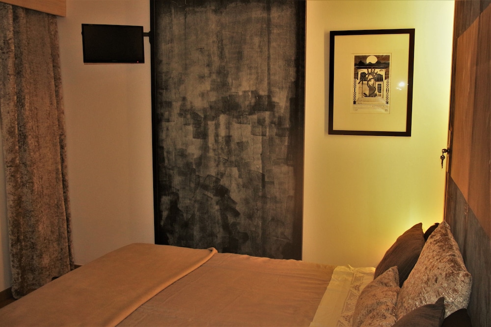 Signature Suite, 1 Bedroom, Non Smoking, Garden View photo 2