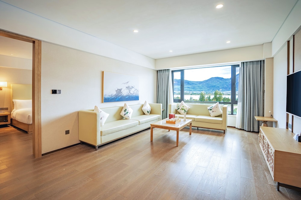 Deluxe Suite, 1 Bedroom - Photo 6