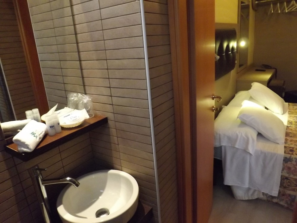 Standard Single Room photo 2