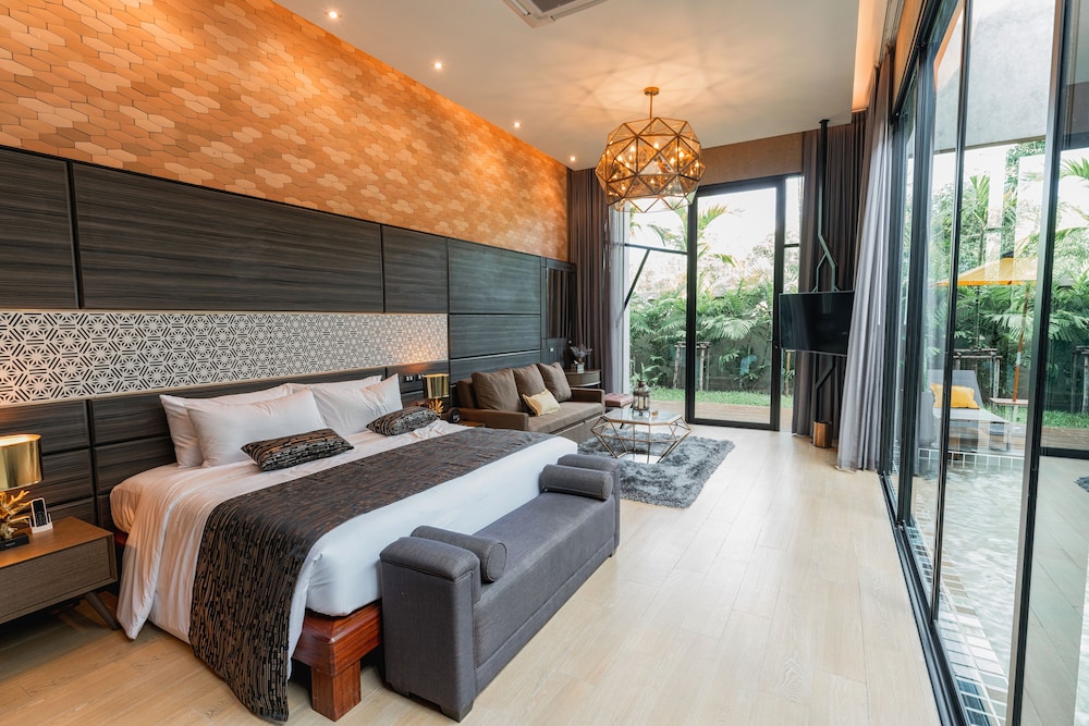 3-Bedroom Villa Suite - Photo 13
