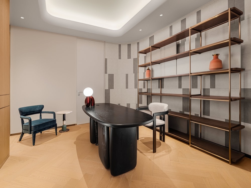 Suite, 1 Bedroom, Kitchenette (Dining, Meeting) photo 2