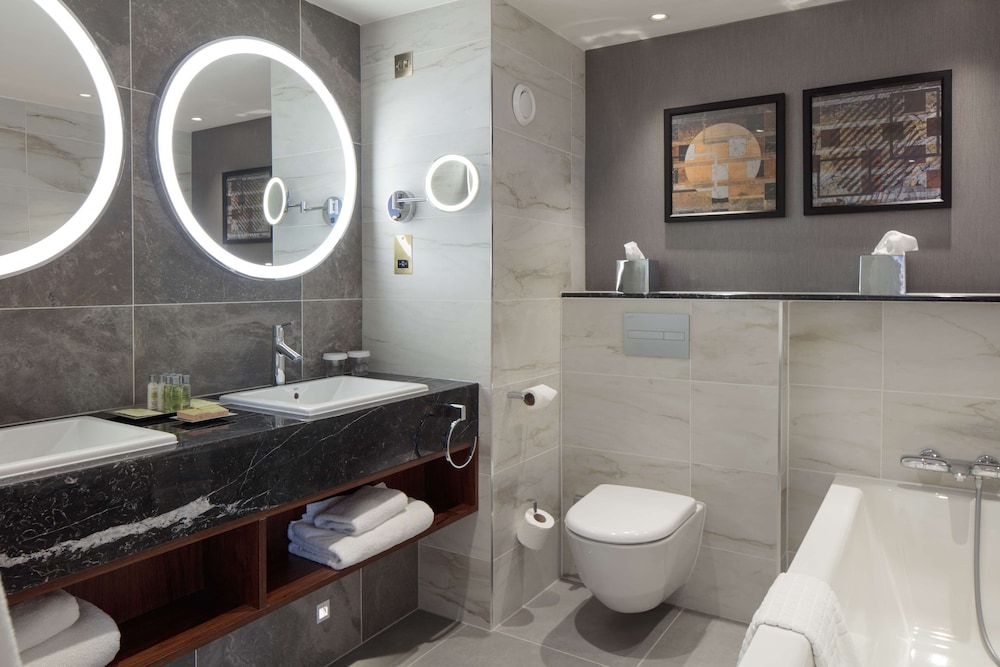 Executive Suite, 1 King Bed - Photo 17
