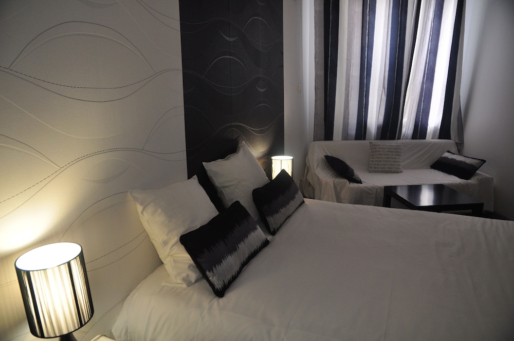 1. Standard Double Room photo 3