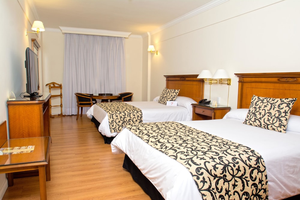 Superior Room, 2 Queen Beds photo 2