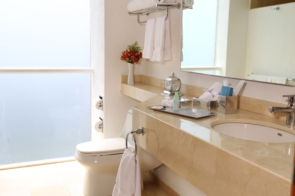 Executive Suite, 2 Double Beds (2 camas matrimoniales) - Photo 2