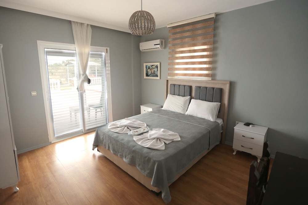 Deluxe Double Room, Pool View