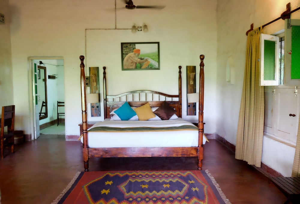 Standard Cottage, 1 King Bed, Accessible, Garden View photo 2