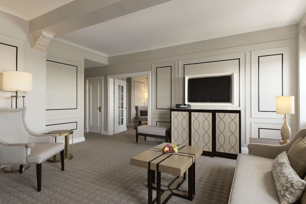 Fairmont Gold, Suite, 1 King Bed