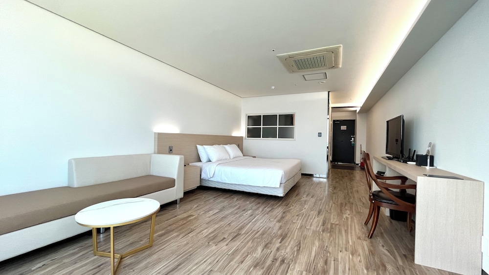 Premium Ocean Double Room - Photo 3