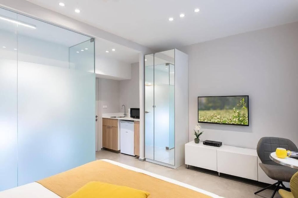 Deluxe Double Room - Photo 1