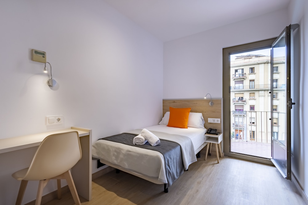 Single Room, Balcony, City View photo 2