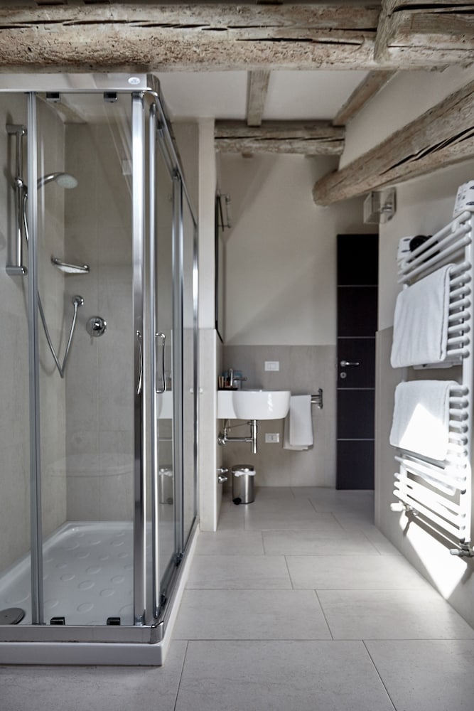 Basic Double or Twin Room, Tower (Attic) photo 3