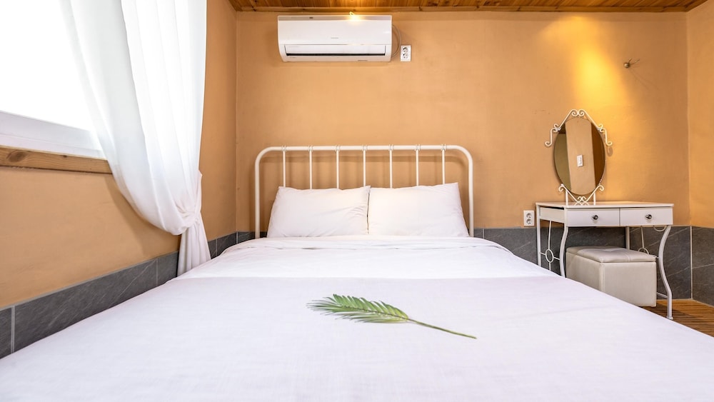 Basic Room, 1 Bedroom (J102 Stay(Camping Zone/BBQ)) - Photo 6