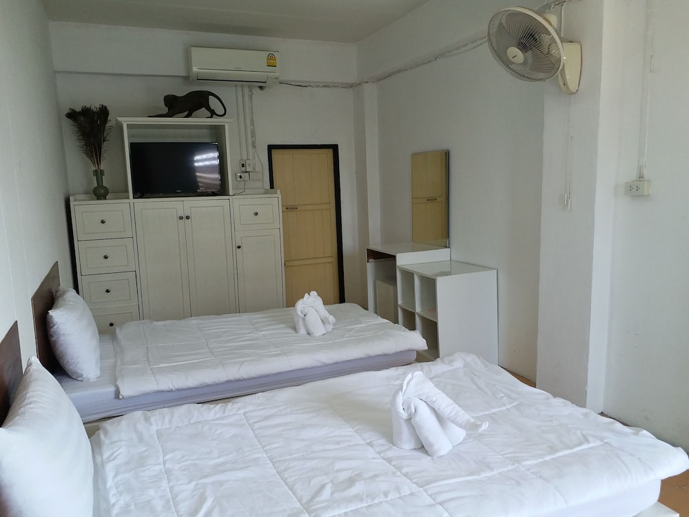 Standard Twin Room photo 2