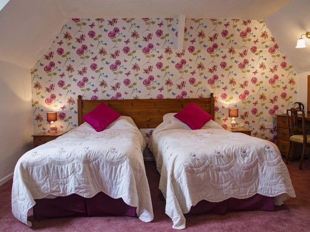 Standard Twin Room, Ensuite photo 1
