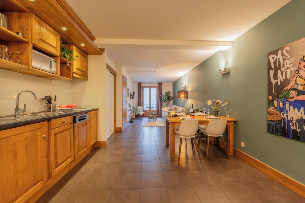 Family Apartment, Multiple Bedrooms (Vallorcine Loriaz 11 ski in / ski out) Family Apartment, Multiple Bedrooms (Vallorcine Loriaz 11 ski in / ski out)