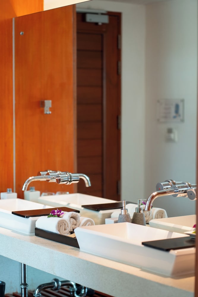 Suite, 1 Bedroom, Sea View (Free Daily Minibar) - Photo 13
