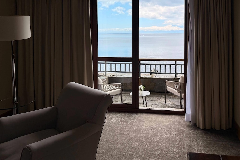 Suite, 1 King Bed, Non Smoking (Upgrade) - Photo 3