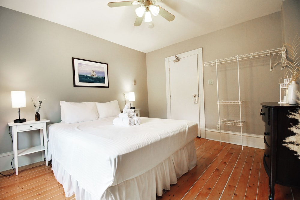 Classic Room, 1 Queen Bed