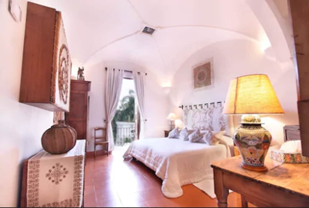Deluxe Double Room - Photo 13