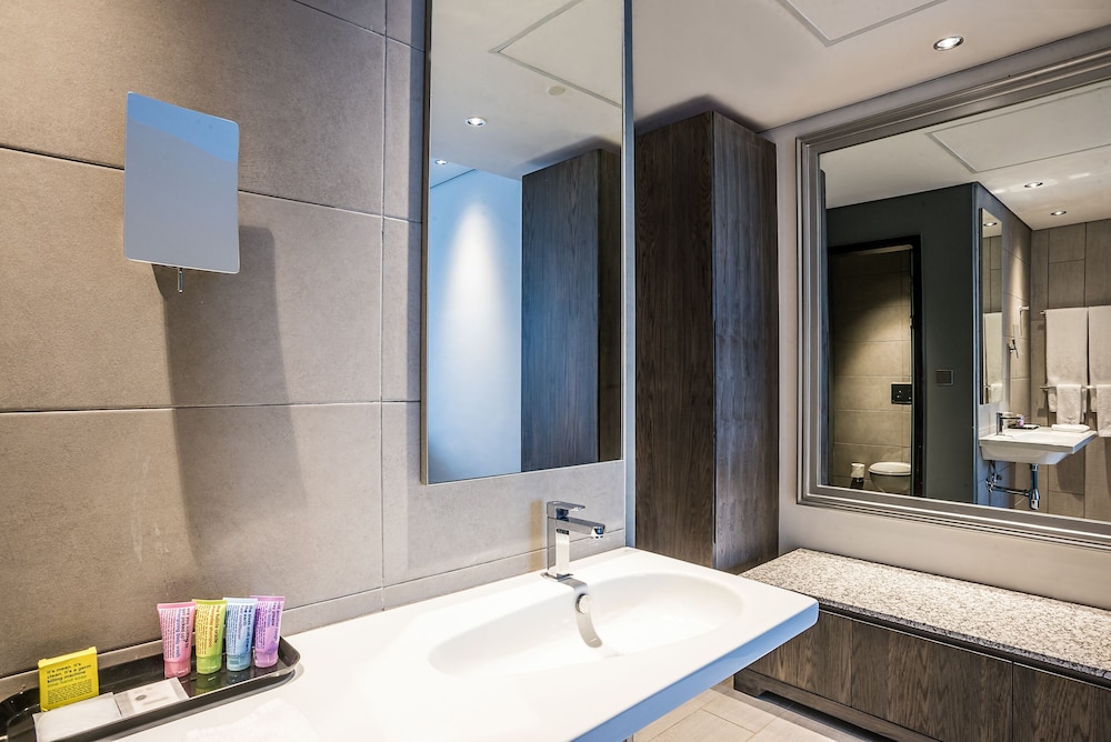 Trademark Suite Room photo 3