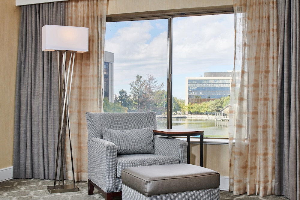 Room, 1 King Bed, Accessible (Hearing) - Photo 2