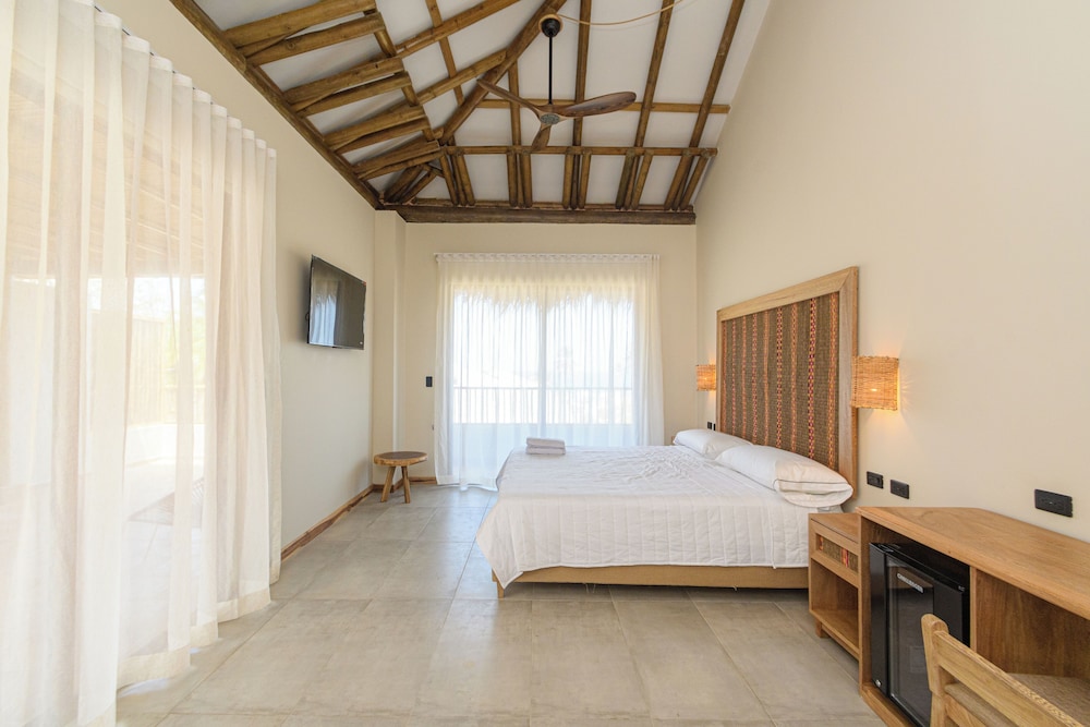 Superior Studio Suite, Private Pool, Sea View photo 3