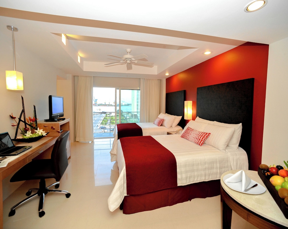 Superior Room, 2 Double Beds, Ocean View - Photo 4