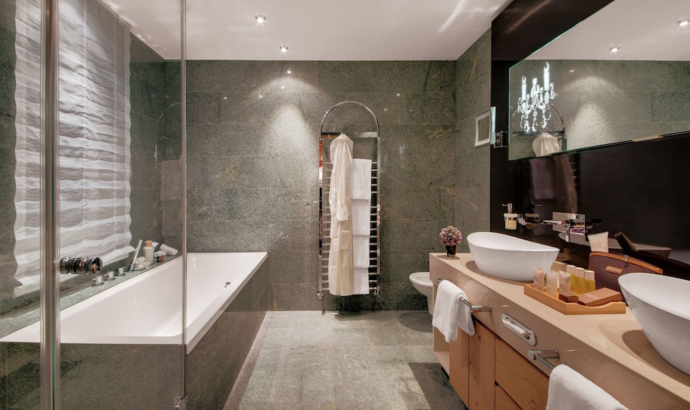 Suite - Photo 6